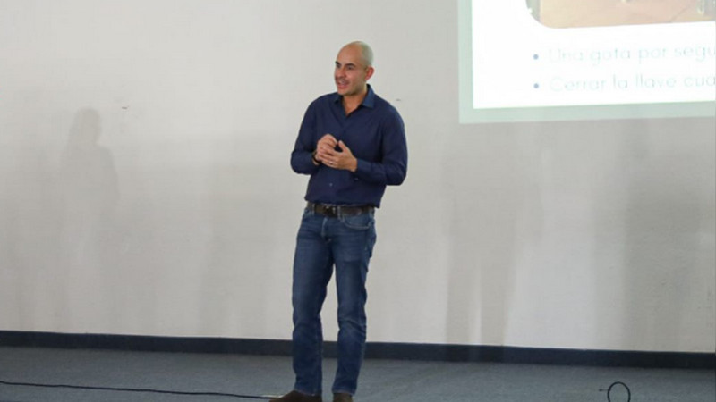 El uso responsable del agua en el área de la salud es vital: Adolfo Torres 