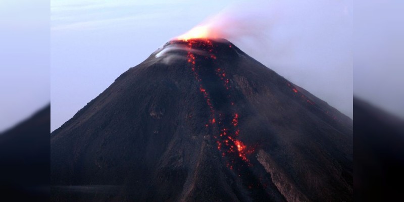 Sin daños Chinicuila y Coahuayana por exhalaciones del volcán de Colima 