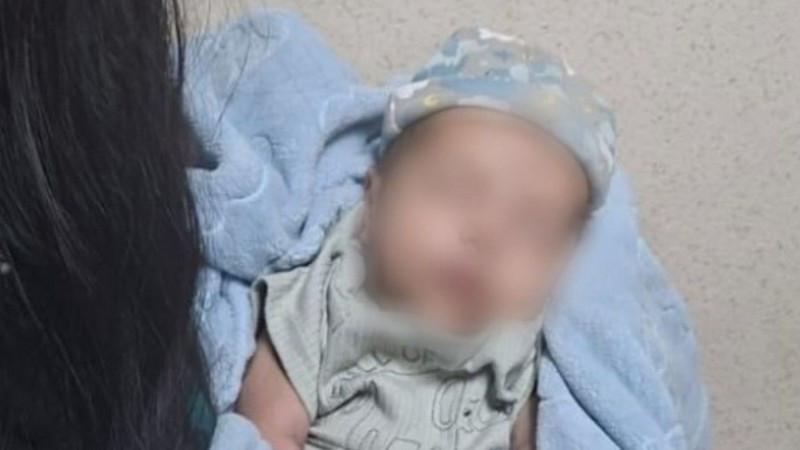 Localizan con vida a recién nacido reportado como desaparecido en Oaxaca; mujer intentó comprarlo 