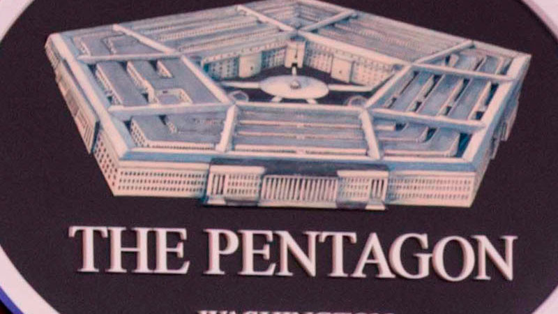 Departamento de Guerra de EEUU negocia posible apoyo militar con automotrices: WSJ 