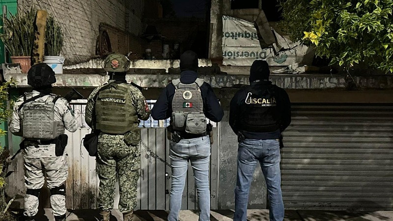 Tras cateos en Morelia, Michoacán, aseguran más de 2 mil 500 dosis de estupefacientes; hay tres detenidos 