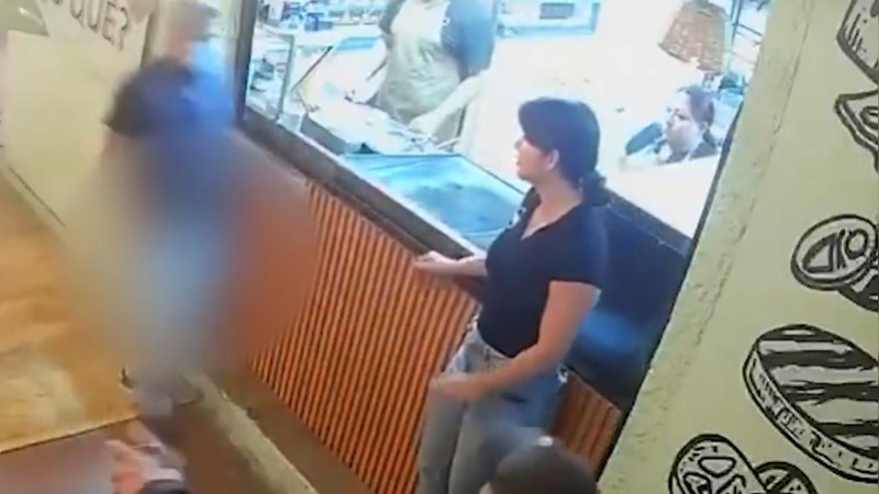 “No me voy a ir”: joven evita ser privada de la libertad en asalto de una pizzería del EdoMex 