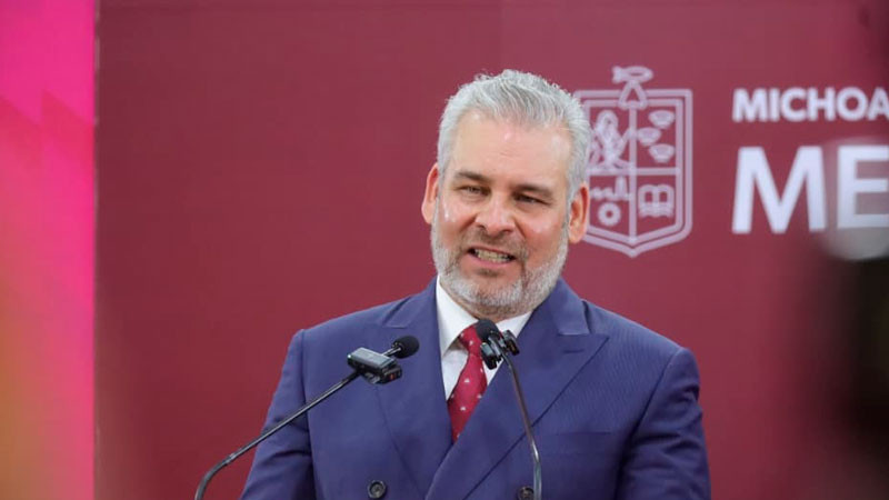 Afluencia del teleférico de Uruapan desmiente fake news, afirma gobernador 