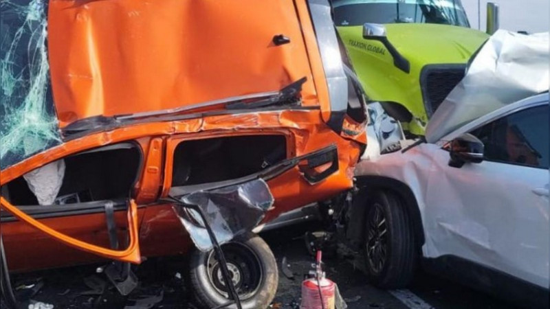 Carambola en el Circuito Exterior Mexiquense provoca cierre y movilización de emergencia 