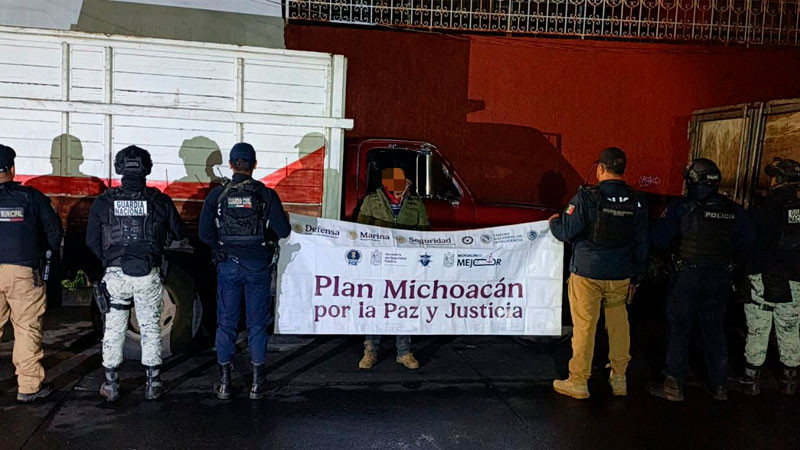 En Uruapan, Michoacán la GC captura a un presunto “talamontes” y asegura tres camionetas con madera  