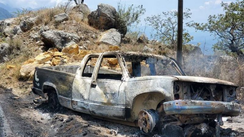 Ataque armado en la Mixteca oaxaqueña deja dos muertos y un auto calcinado 