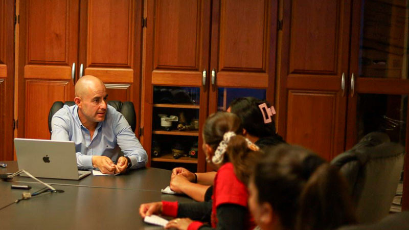 Adolfo “Fito” Torres escucha propuestas sobre educación, innovación y futuro del trabajo en Michoacán 