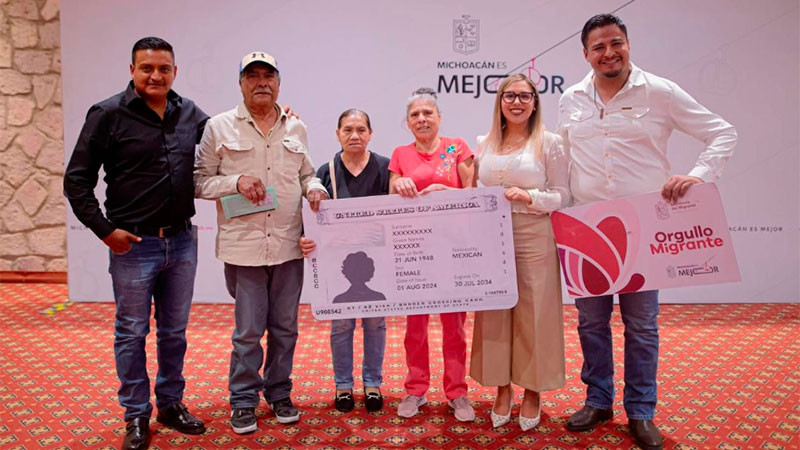Dayana Pérez fortalece vínculos familiares con entrega de visas en Salvador Escalante 