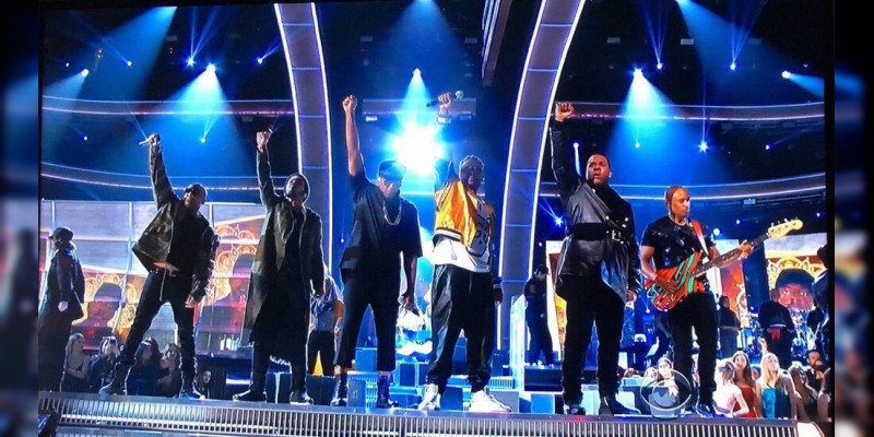 Adele y el extinto David Bowie, triunfadores de los Grammy 2017  - Foto 2 