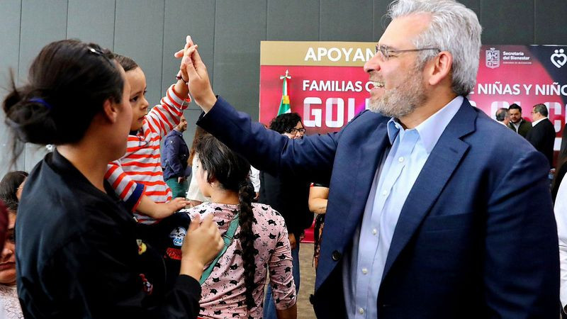 Garantiza Bedolla apoyo económico a 382 familias de niñas y niños con cáncer en Michoacán 