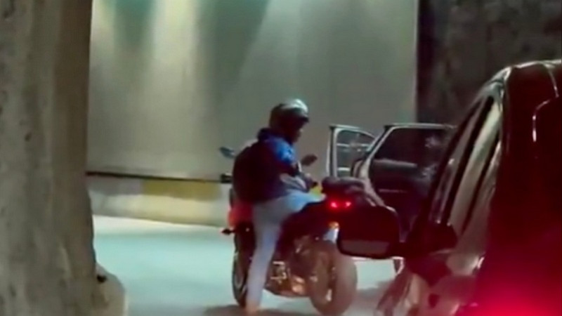En el México mundialista: captan asalto armado en túnel de Santa Fe y denuncian robos constantes en la zona 