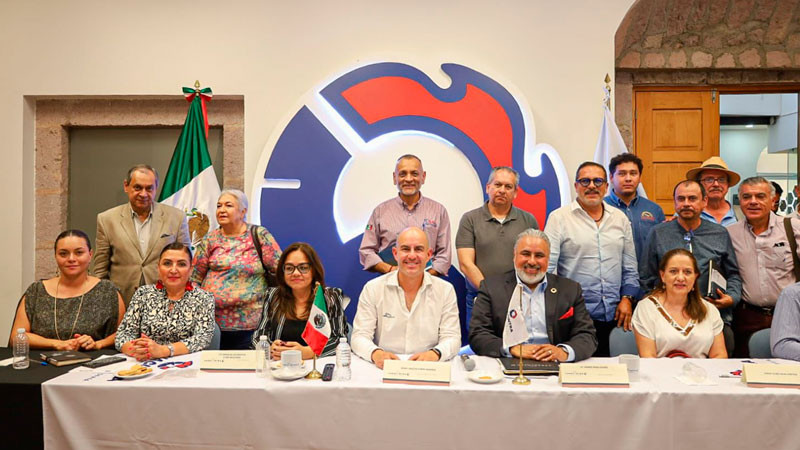 Adolfo Torres establece ruta conjunta de trabajo con Canacintra Morelia 