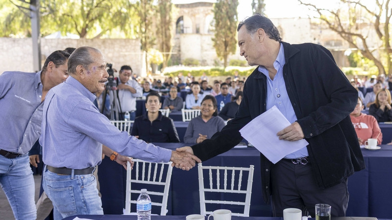 Sostiene gobernador de Querétaro reunión con representantes del sector transporte y autopartes de la CTM 