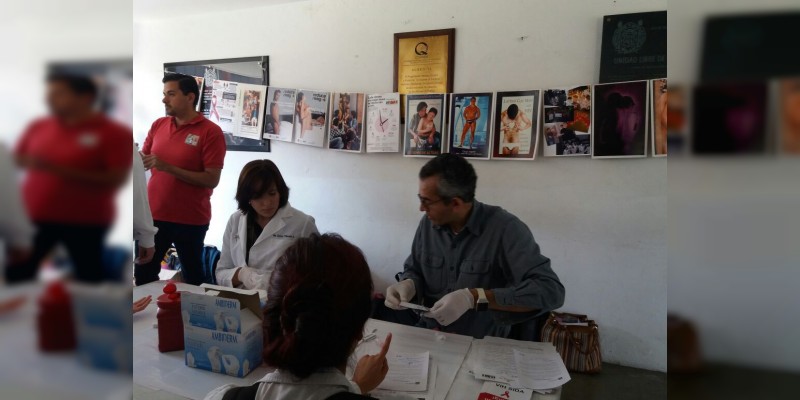 Detecciones gratuitas de VIH/Sida fueron realizadas en la Facultad de Medicina - Foto 1 