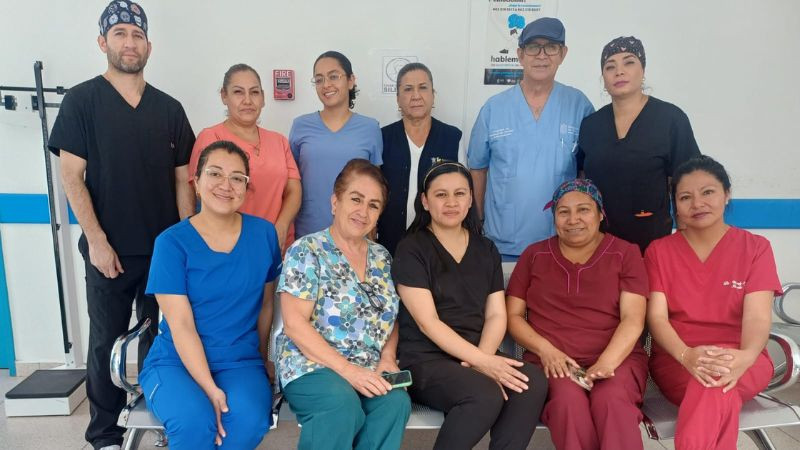 Hombres asumen liderazgo en planificación familiar durante jornada de vasectomía en Uruapan 