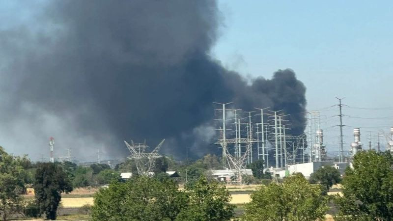 Pemex informa operación normal en refinería de Salamanca tras incendio cercano 