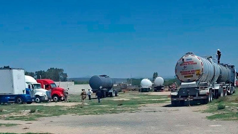 Aseguran predio con pipas con hidrocarburo en la carretera 200 
