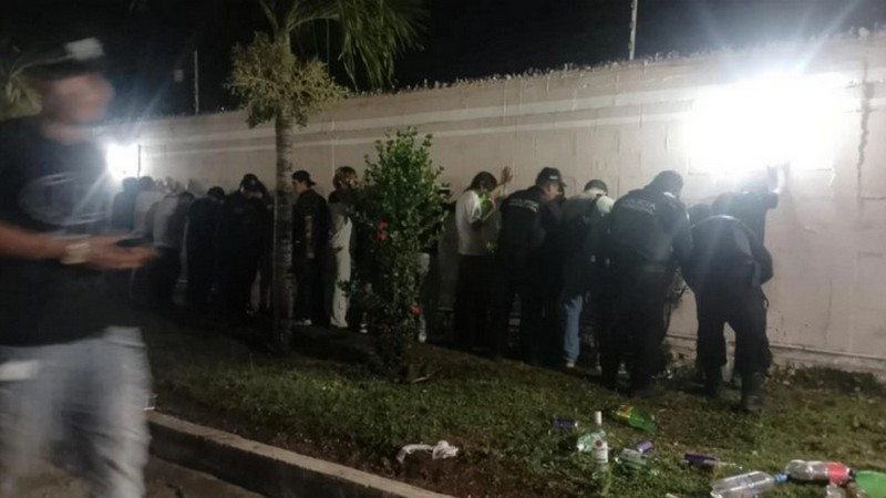 Se desborda fiesta de XV años en Yucatán: 22 detenidos y una menor en estado inconveniente 