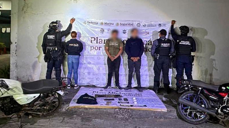 En Uruapan, Michoacán detienen a dos sujetos en posesión de estupefacientes y armamento  