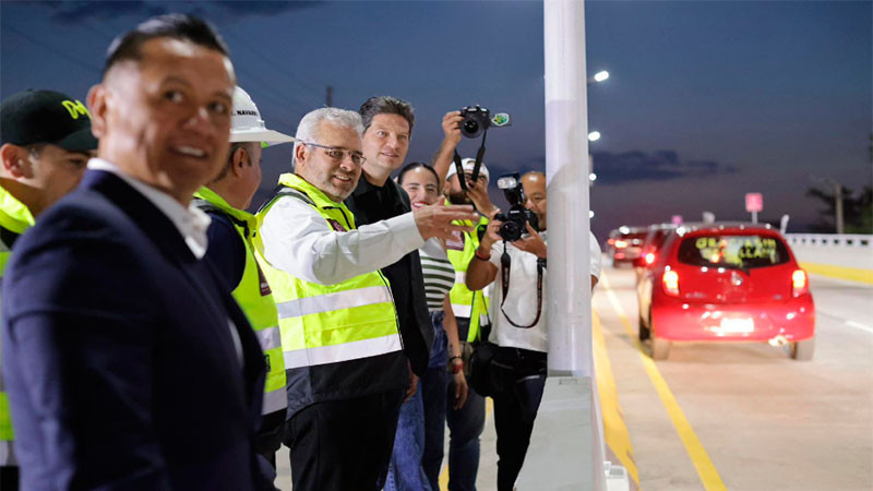¡Adiós al tráfico! Bedolla abre carriles superiores del puente Independencia 