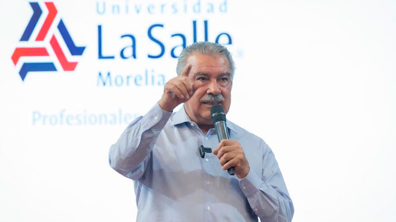 Acceso a becas y fortalecimiento de programas de estudio, compromisos de Morón con universitarios 