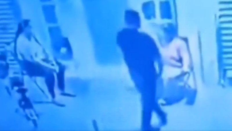 Difunden video que exhibe frialdad de hombre en el feminicidio de cuatro mujeres en Culiacán; el caso se investigaba como ataque de grupo criminal 