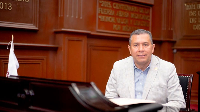 Barragán rompe récord: es el diputado más productivo de Michoacán y supera a congresos completos del país 