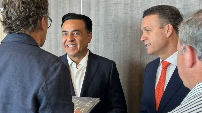 Se reúne Luis Nava con alumnos de la Universidad Anáhuac 