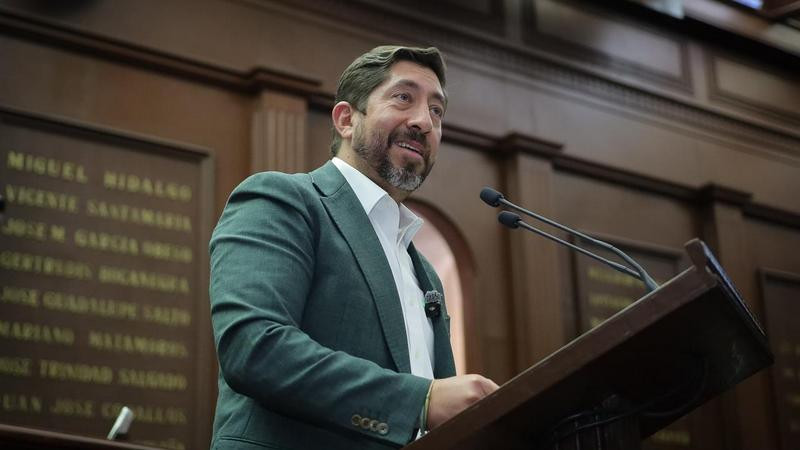 Propone Abraham Espinoza acciones para prevenir la deserción escolar mediante detección temprana de riesgos 