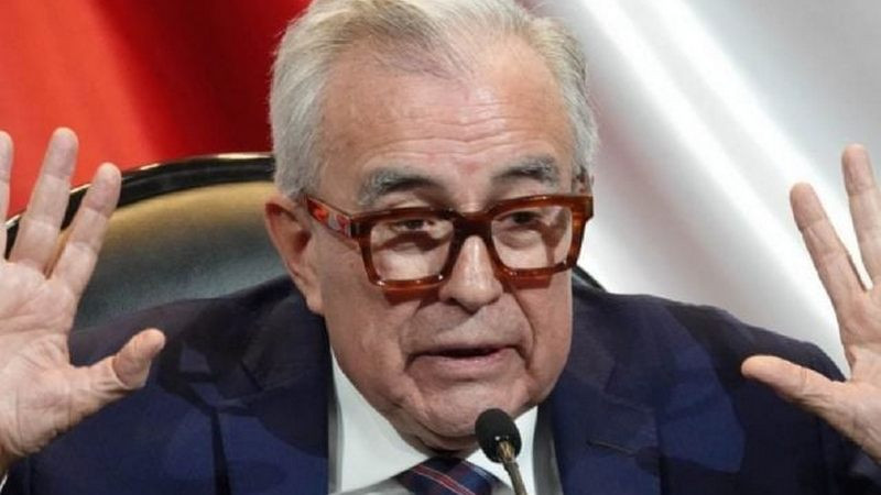 Asegura Rubén Rocha que no tiene motivos para evadir un proceso legal, por lo que no solicitará licencia a su cargo como gobernador de Sinaloa 