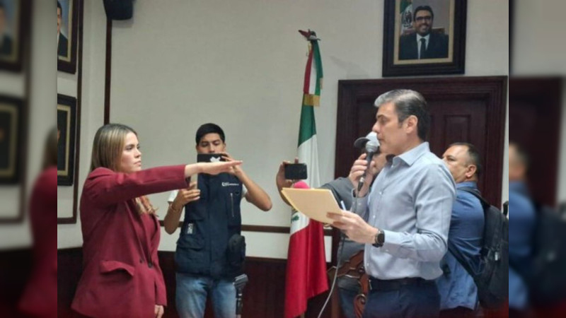 Asume Ana Miriam Ramos la alcaldía de Culiacán en medio de investigación de EEUU contra su antecesor; Juan de Dios Gámez, ausente de la sesión donde le dieron licencia 