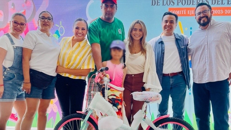 Celebran el Día del Niño y la Niña en San Juan del Río para la familia del Poder Ejecutivo 