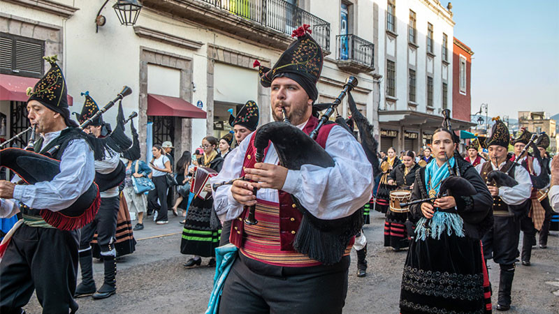 Rotundo éxito, la presentación de la Banda de Gaitas de Forcarei en Morelia 