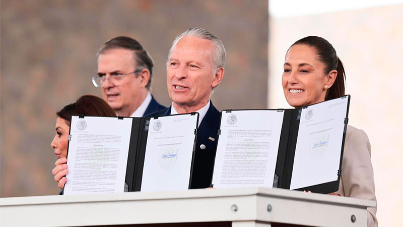 Firma Claudia Sheinbaum varios decretos para facilitar y dar certidumbre a la inversión 