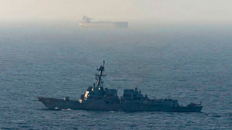 Buques destructores de EEUU logran cruzar el Estrecho de Ormuz 