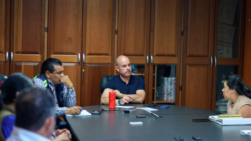 Adolfo Torres brinda atención a colonias de más de 3 mil usuarios 