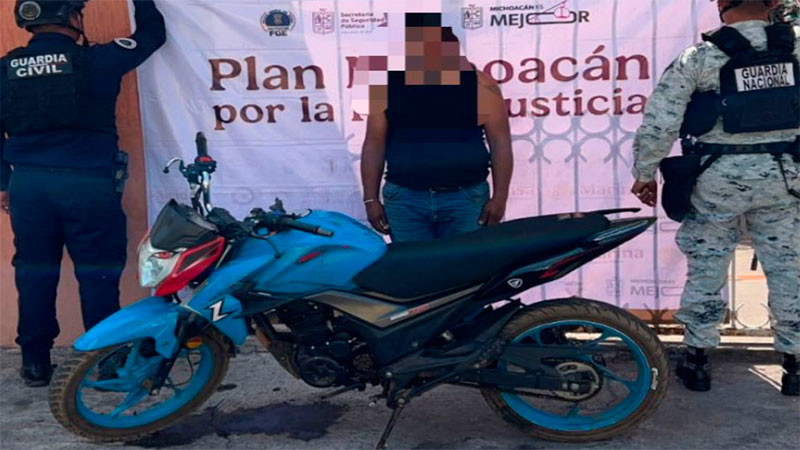 En Tingüindín, Michoacán: Captura la Guardia Civil a hombre en posesión de sustancias ilícitas 