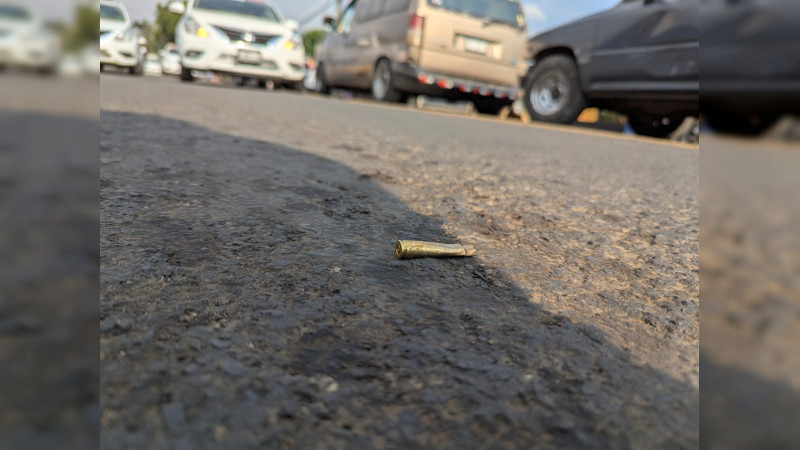 Tensión y bloqueos en Acachuén, Michoacán, tras ataque armado que dejó dos comuneros muertos 