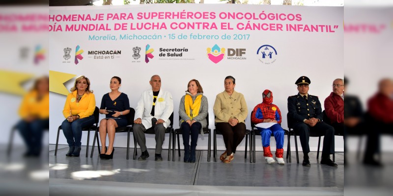 Rinden homenaje a héroes oncológicos 