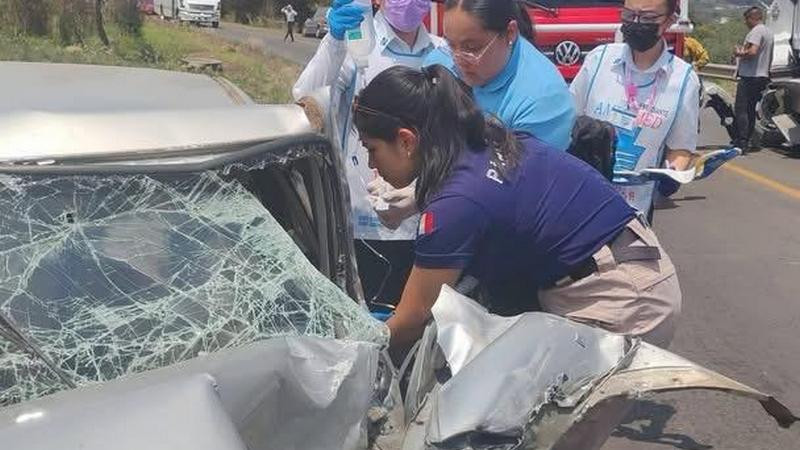 Choque en la Morelia-Quiroga deja dos heridos 