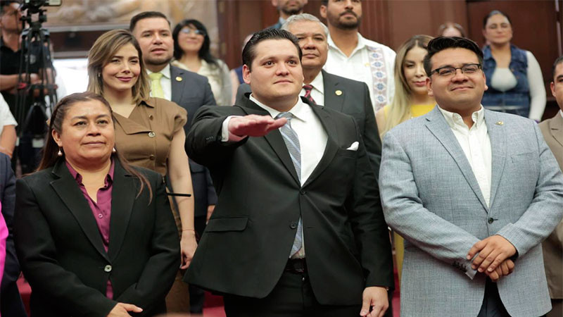 César Osuna Belmonte rinde protesta como diputado local de Michoacán 