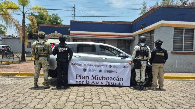 En Uruapan, Michoacán, Guardia Civil y Defensa detienen a cinco hombres armados 