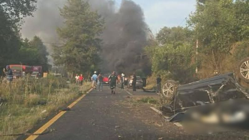 Fuerte accidente en la Morelia-Pátzcuaro deja una persona sin vida y cuatro lesionados