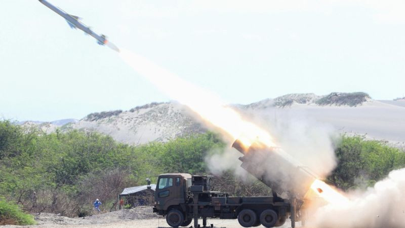 Japón hunde buque durante ejercicios militares cerca de Taiwán y provoca reacción de China 