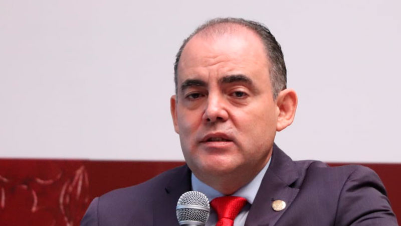 “No es para reuniones de café”: Baltazar Gaona defiende tribuna del Congreso 