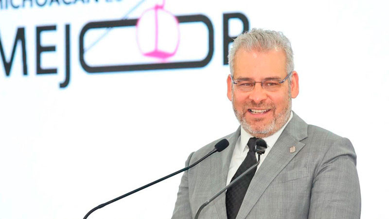 Bedolla inaugura rehabilitación del Auditorio Bicentenario  