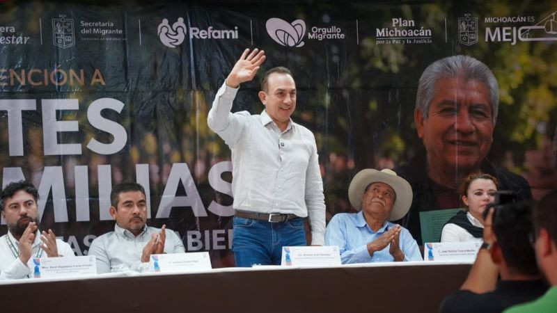 Semigrante facilita reencuentro familiar con entrega de visas y tarjetas en Indaparapeo 