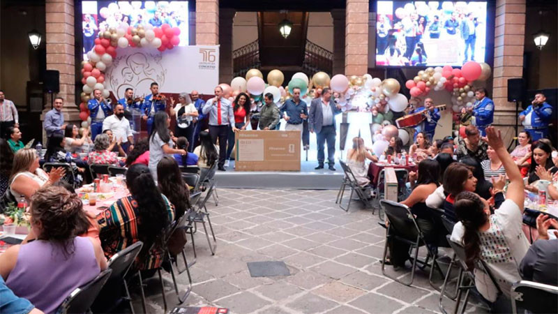 Congreso del Estado reconoce labor de las madres michoacanas en la sociedad 