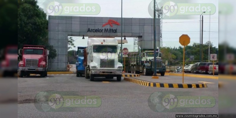Asaltan sucursal bancaria en ArcelorMittal, en Lázaro Cárdenas - Foto 1 