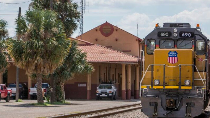 Localizan 6 cuerpos dentro de vagón de tren de carga en frontera México-EEUU 